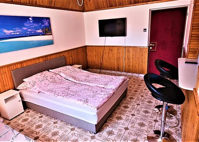 B&B Alex's 3*