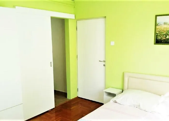 B&B Alex's 3*