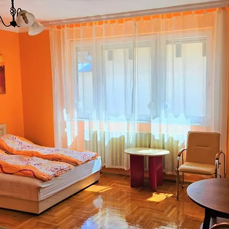 Alex's & Panzio Bed & Breakfast 3*