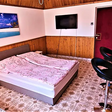 Bed & Breakfast Alex's & Panzio 3*