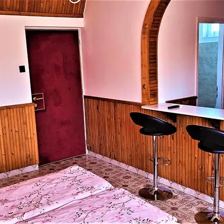 Alex's & Panzio Bed & Breakfast Hajduszoboszlo