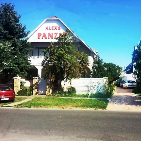 Alex's & Panzio Bed & Breakfast