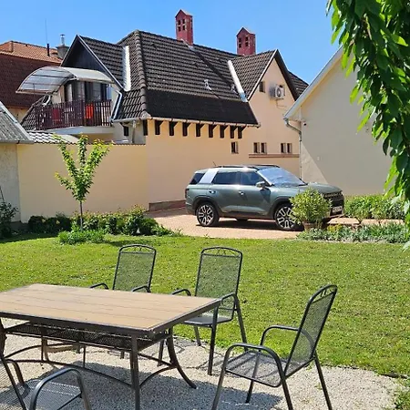 Alex's & Panzio 3* Hajduszoboszlo